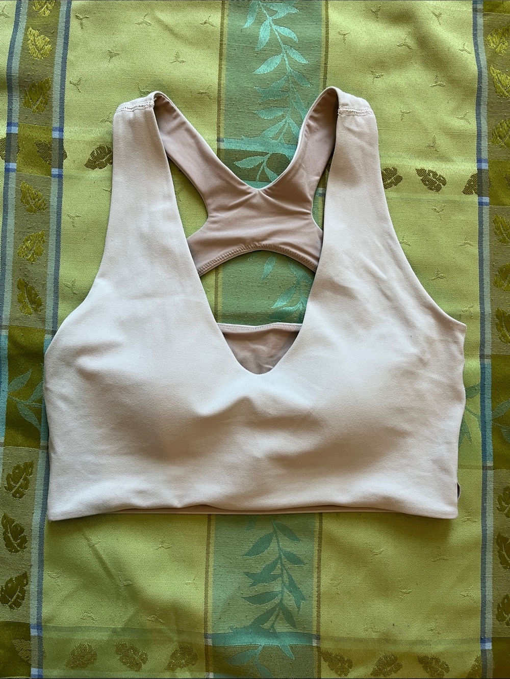 Lululemon Bend This Scoop and Cross Bra in Light Vapor, size S/M